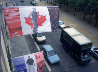Vue de l'installation Identités flottantes - Photos © Brice Derez / Centre culturel canadien