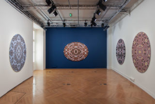Vue de l'exposition Piece by Piece, Sara Angelucci, Sanaz Mazinani