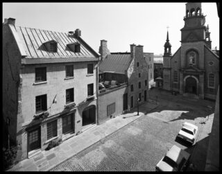 09 - Phyllis Lambert - Les pierres grises - Rue Bonsecours